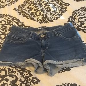 Girls Levi shorts.